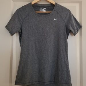 New Under Armour Fitted Heat Gear Workout Top Med